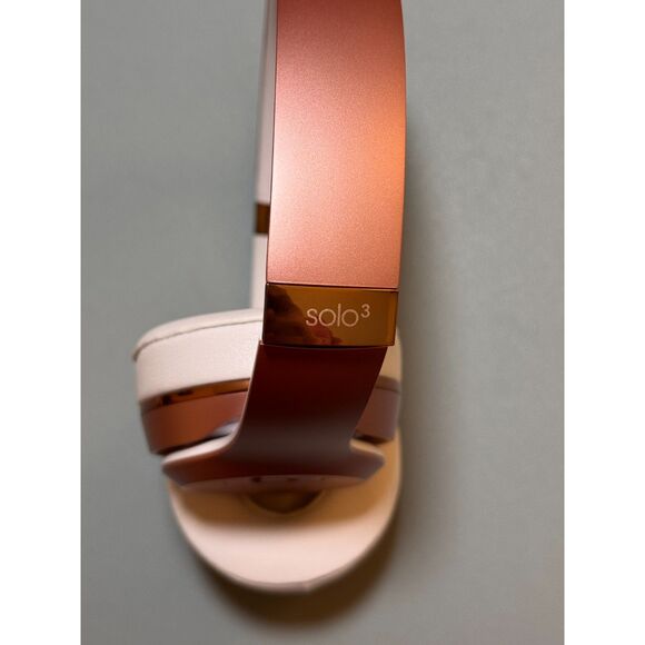 Beats Solo3 Wireless On-Ear Headphones - Rose Gold - Picture 4 of 7